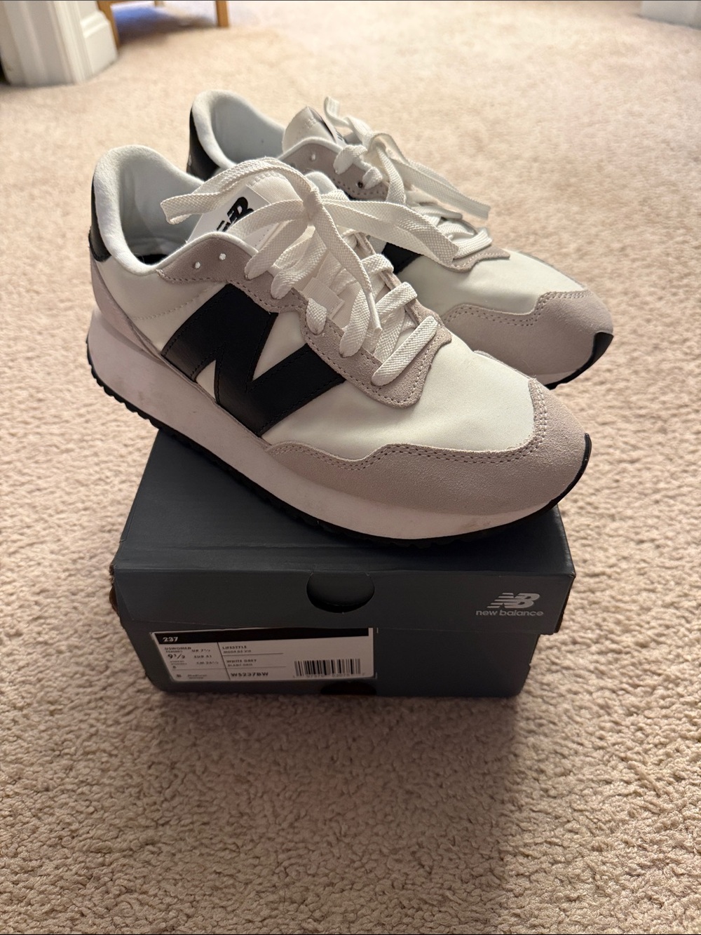 New Balance 237 Women’s in White Grey
